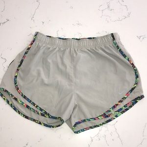 NIKE Shorts size M